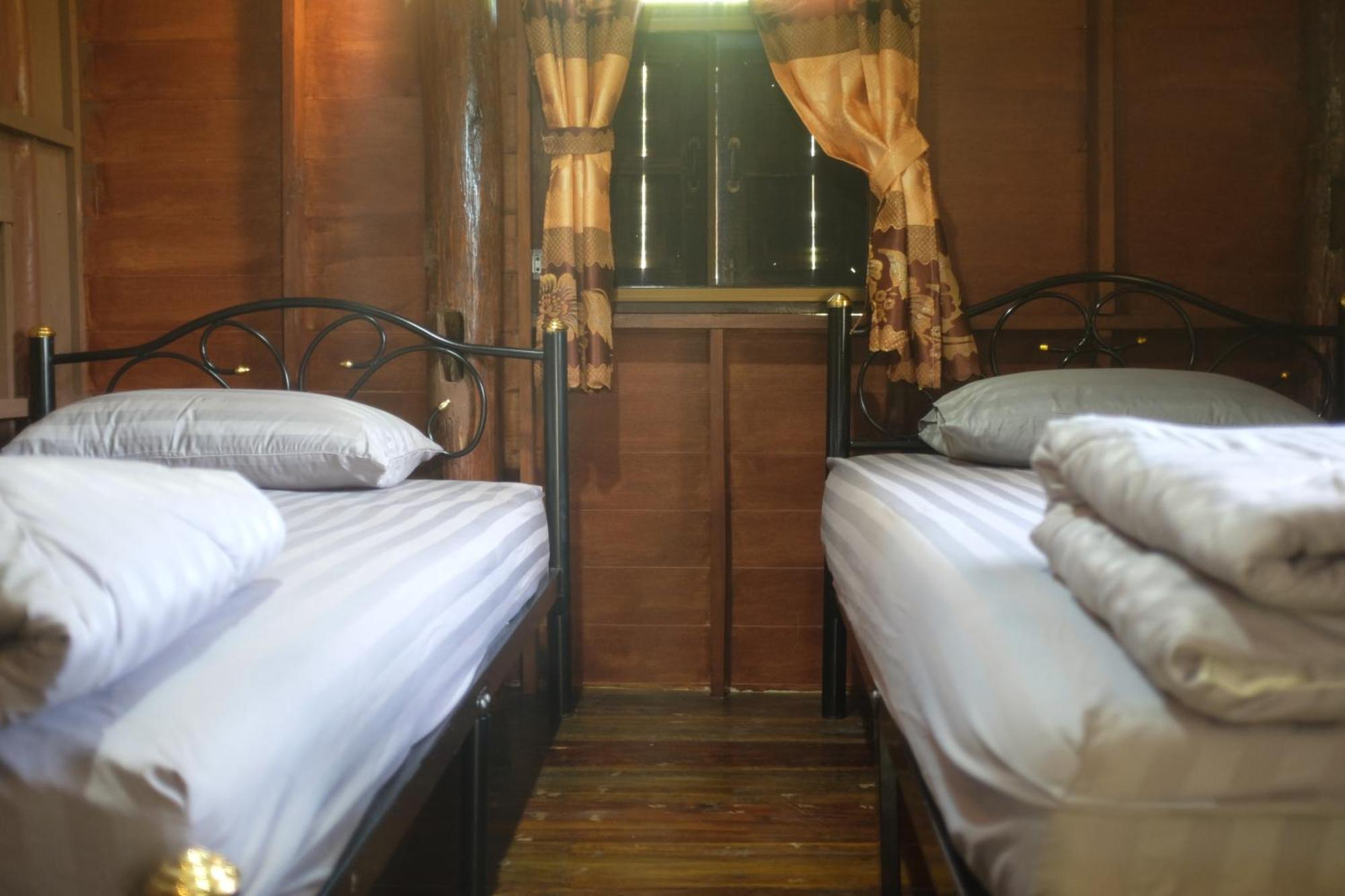 Rai Boonsom Apartman Phrau Szoba fotó