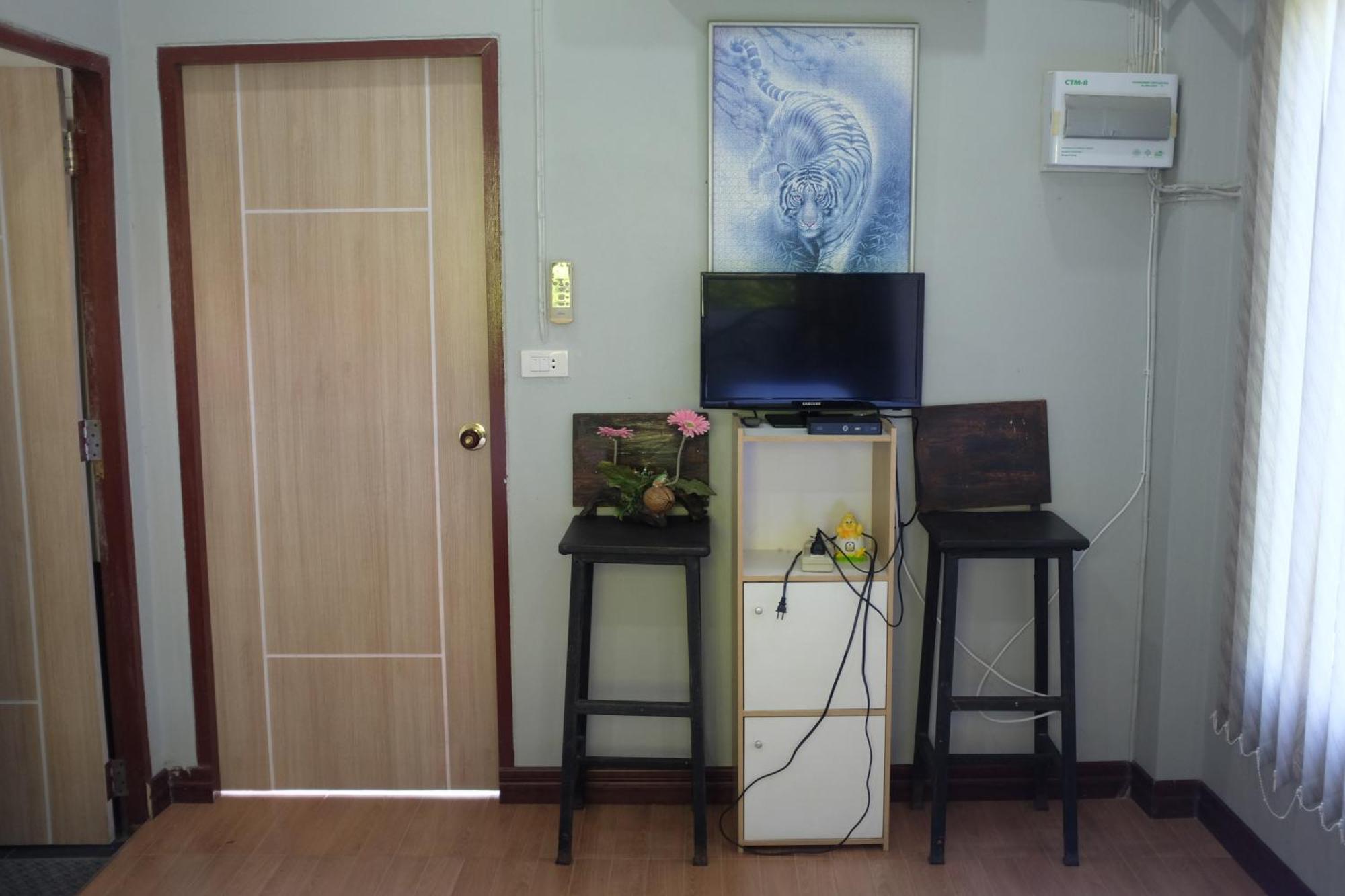 Rai Boonsom Apartman Phrau Szoba fotó
