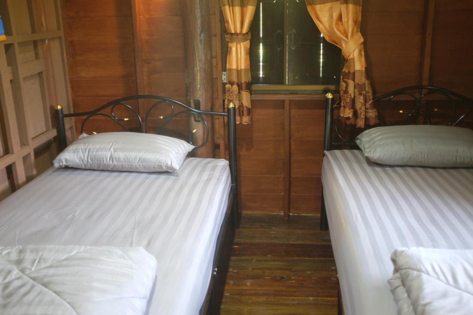 Rai Boonsom Apartman Phrau Szoba fotó