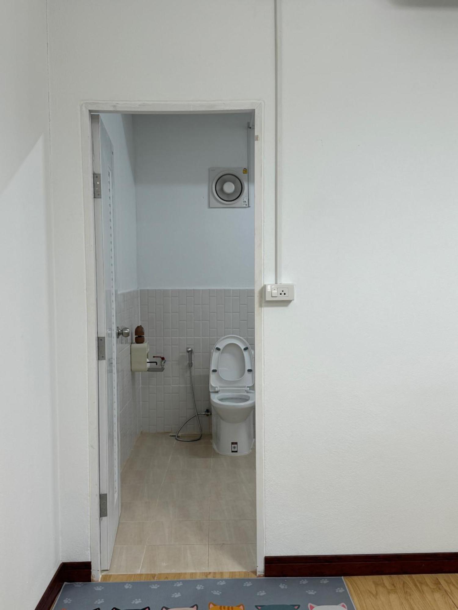 Rai Boonsom Apartman Phrau Kültér fotó