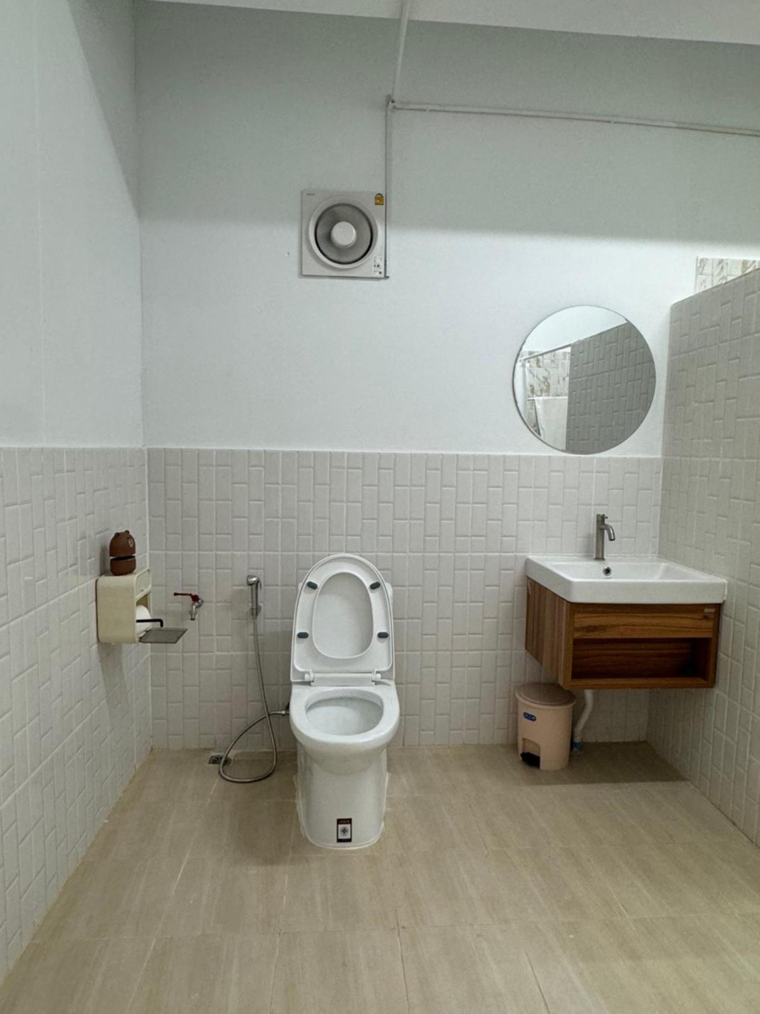 Rai Boonsom Apartman Phrau Kültér fotó