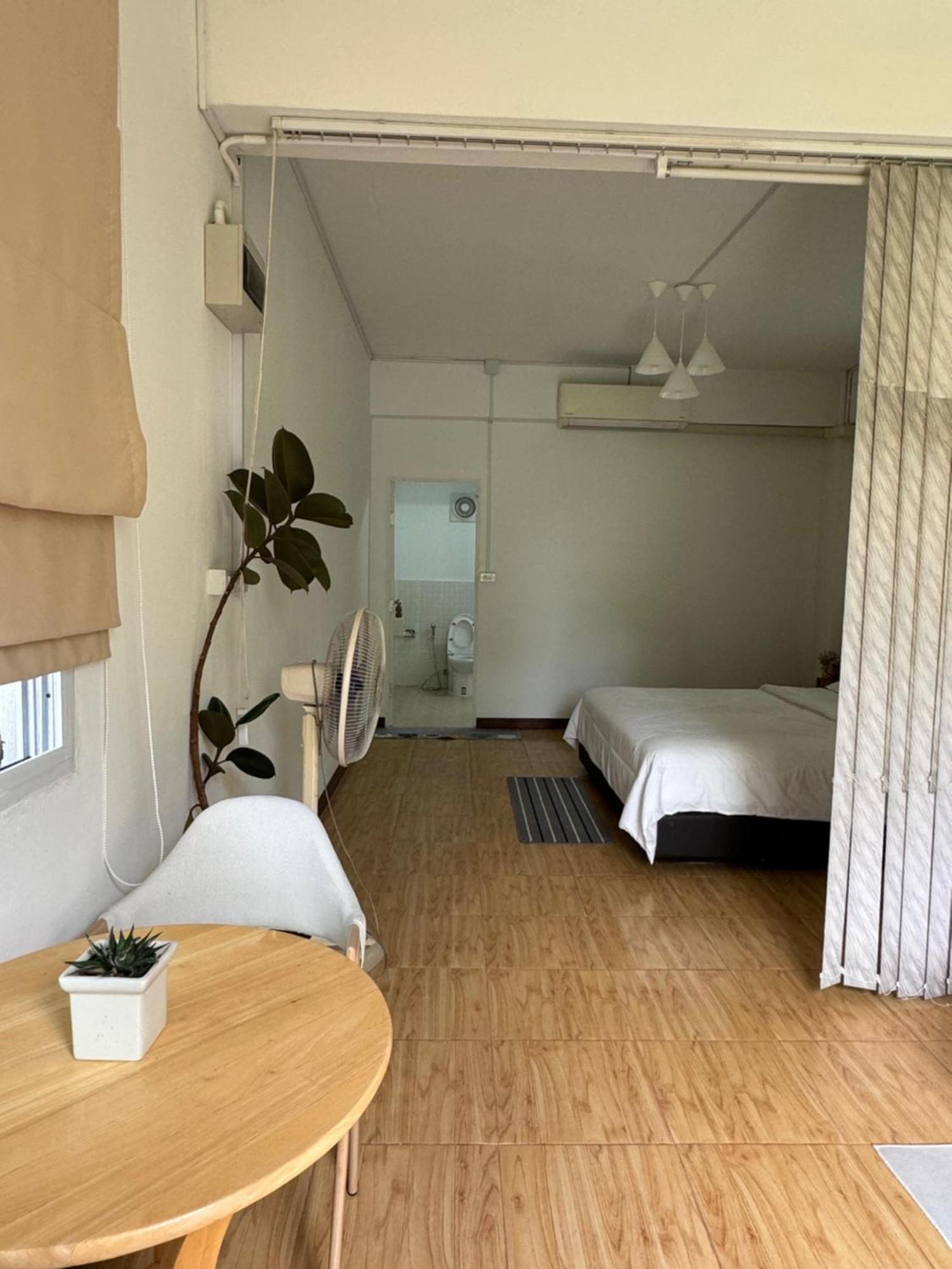 Rai Boonsom Apartman Phrau Kültér fotó