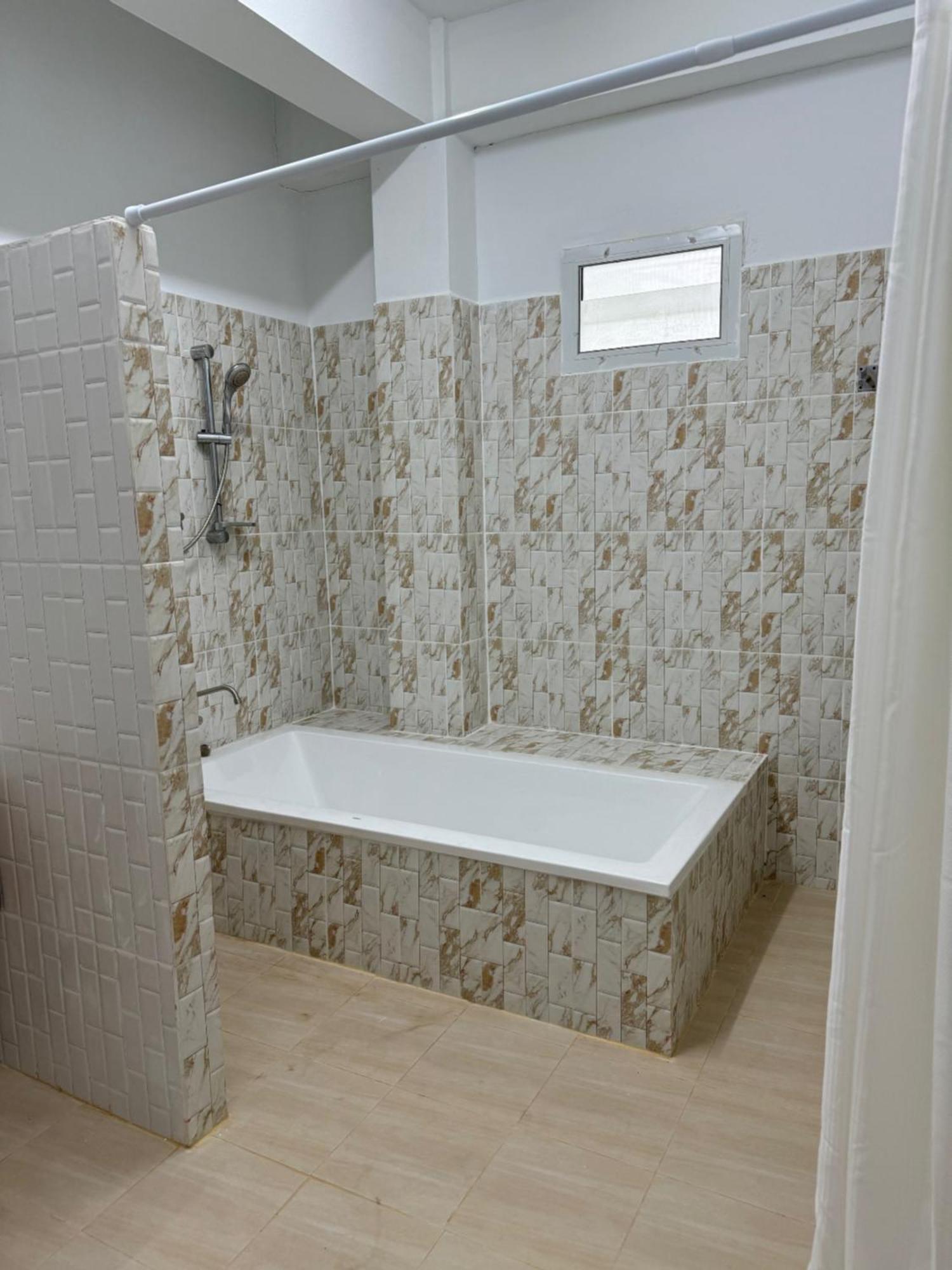 Rai Boonsom Apartman Phrau Kültér fotó